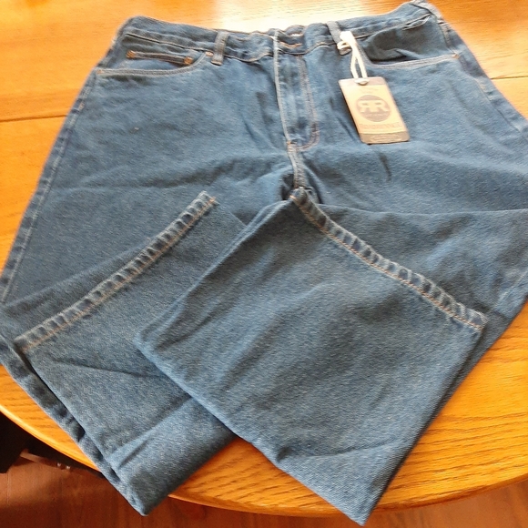 Mens clothing - Picture 4 of 8